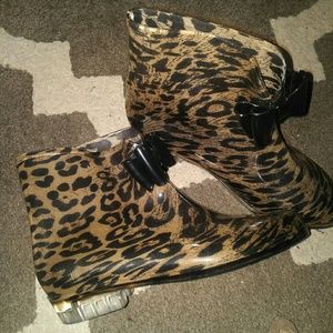 Rubber rain ankle boots